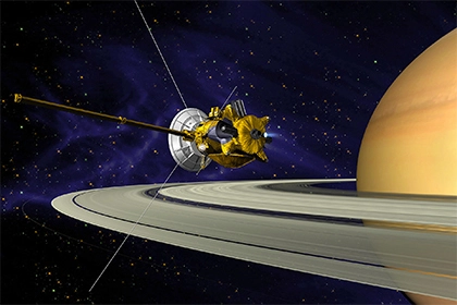 Станция Cassini сделала необычный боковой снимок колец Сатурна