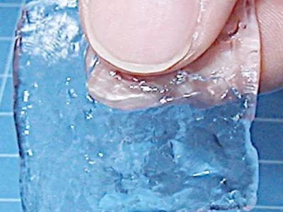 Чувствительный к теплу гидрогель научили ходить в воде Чувствительный к теплу гидрогель научили ходить в воде