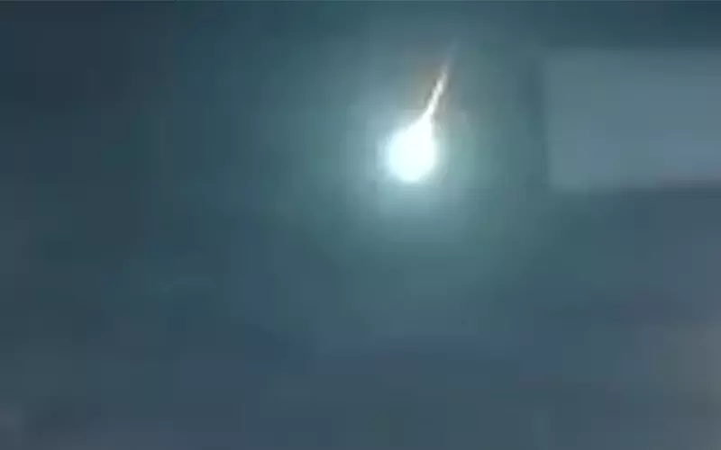 В небе над Красноярском пролетел космический болид